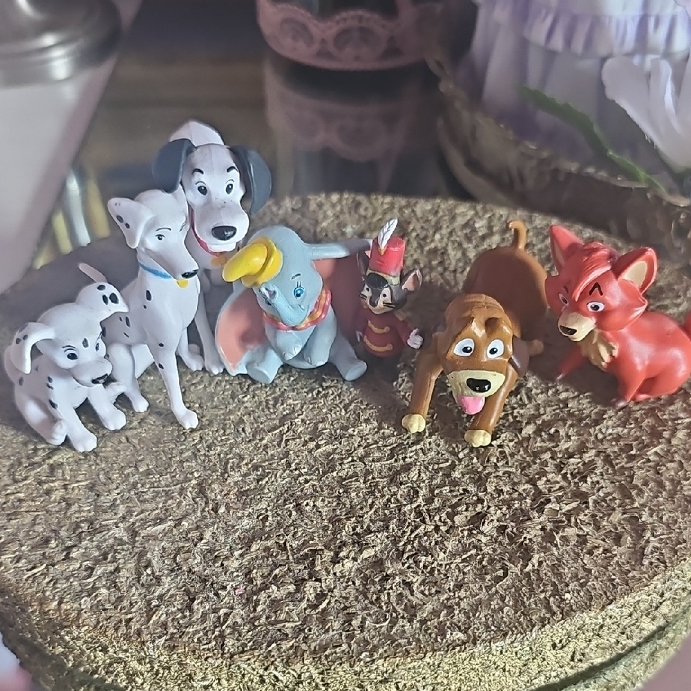 LOT Disney Figurine Set